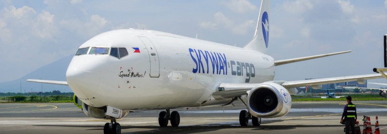 Philippines' Skyway Airlines takes first B737-400(SF)